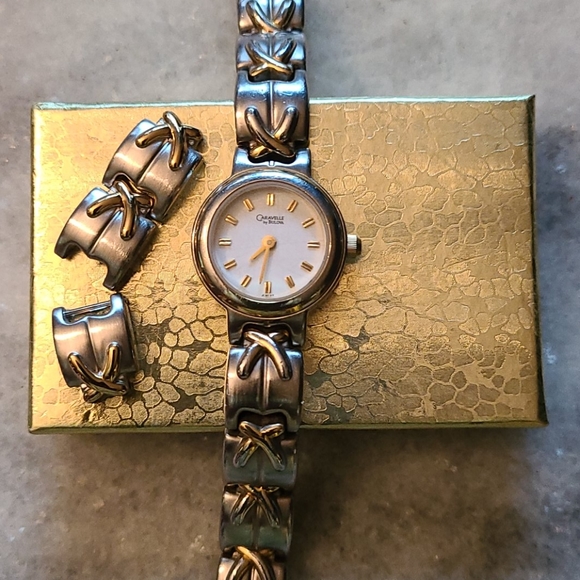 Caravelle Fashion Watch main image 4